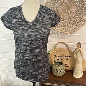 Xersion Breathable Women’s Athletic Top Size Small